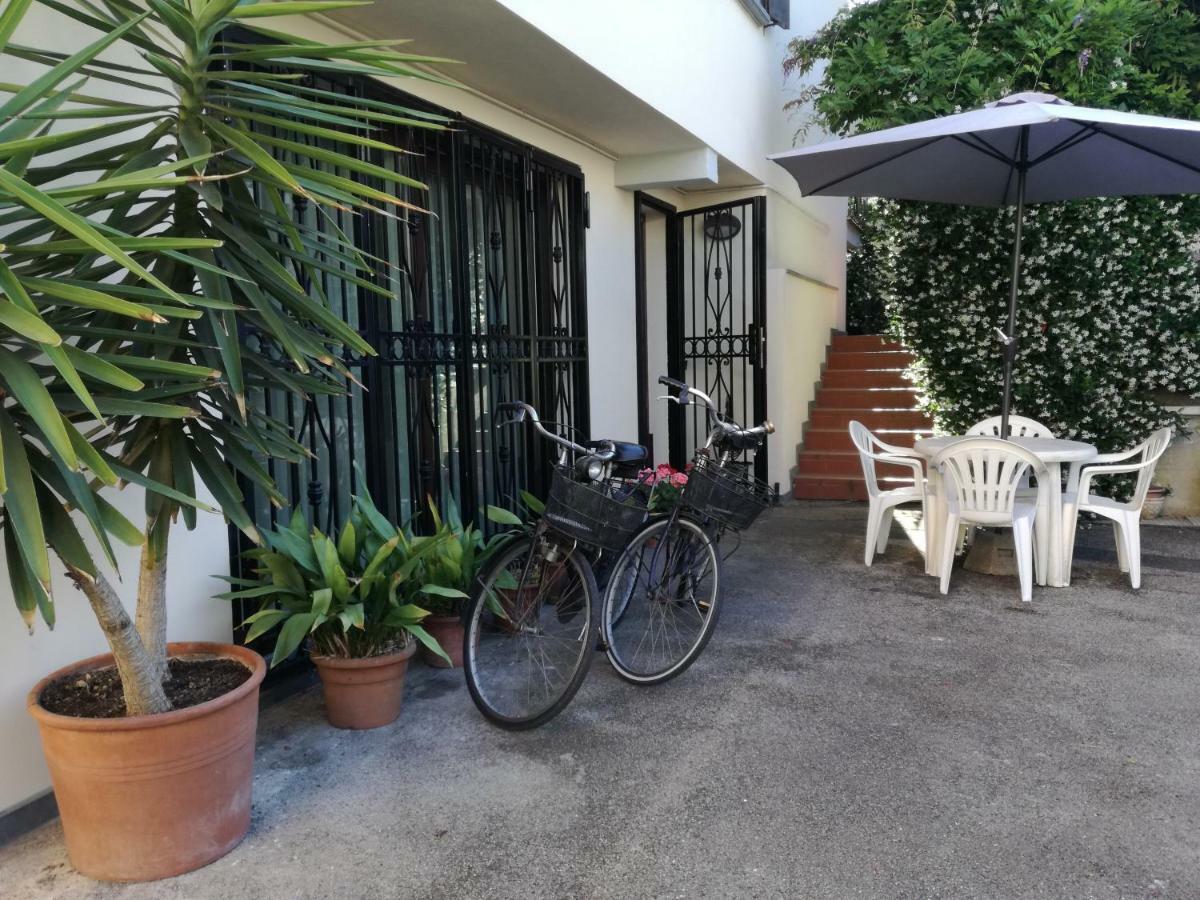 Apartamento Il Glicine Di Lucca Exterior foto